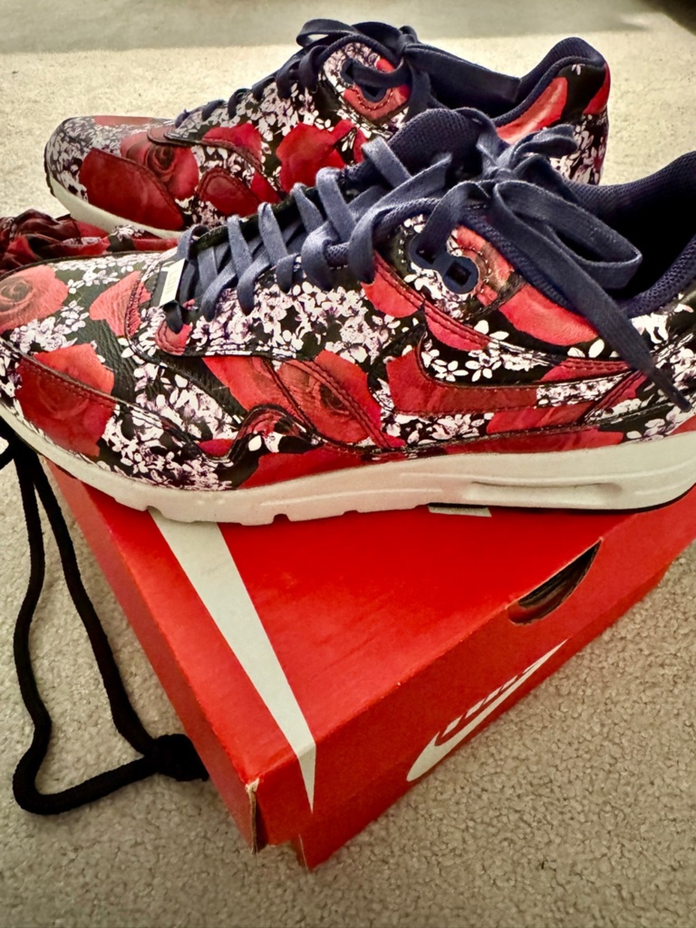 LIKE NEW Nike Women’s Air Max 1 Ultra City Collection London Florals Size 7.5